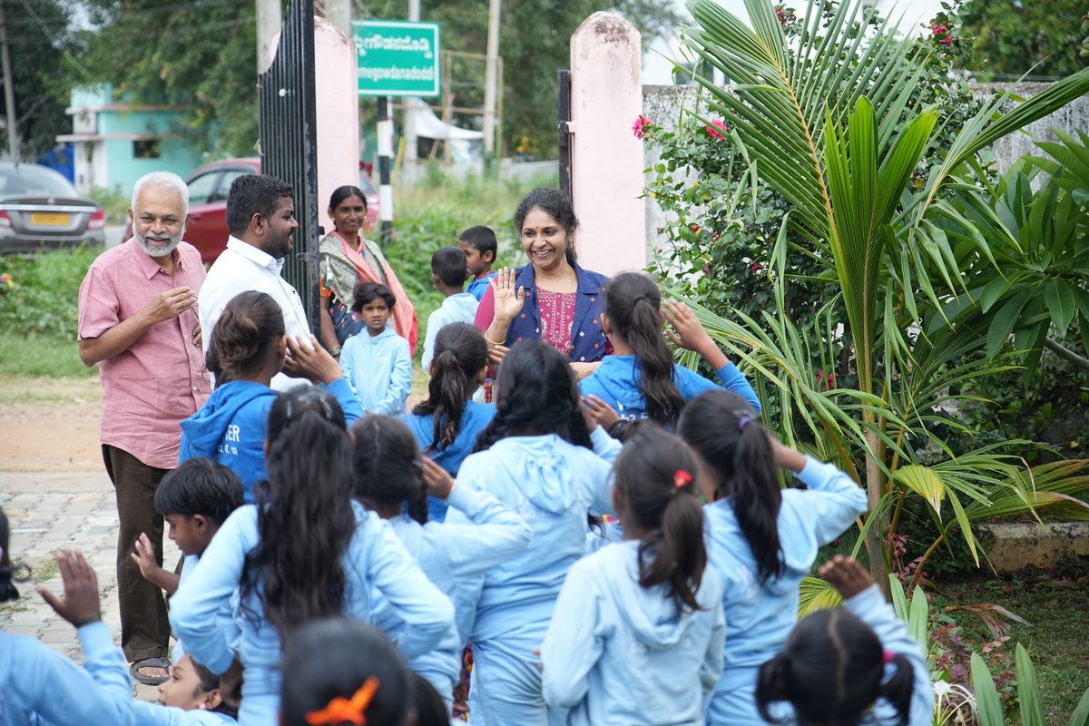 g07-children-volunteers
