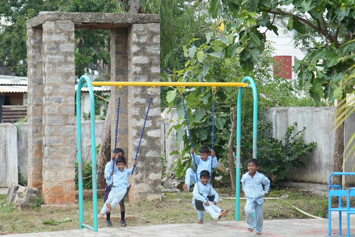 g09-school-grounds