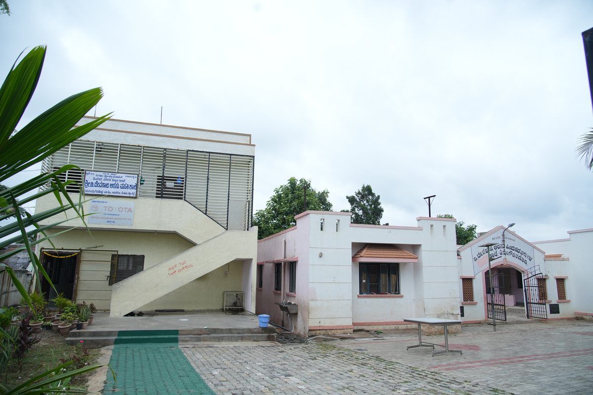 g15-host-school